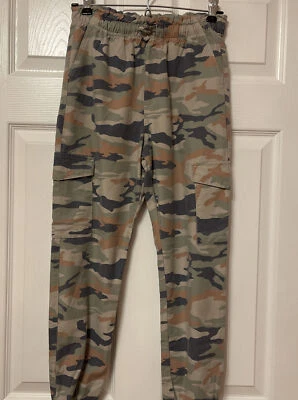 Usado en Excelente Condición Abercrombie Niños Niñas Pull On Camuflaje Pantalones Talla 11/12 Foto 1 de 4