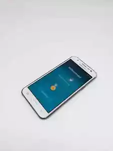 Samsung Galaxy J5 SM-J500H/DS Weiß Smartphone | ÜBERHITZT - Bild 1 von 7