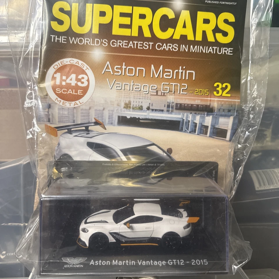 1/43 Aston Martin Vantage GT12 - 2015 - Supercar Collection + Magazine Unopened  — 第 1/3 张图片