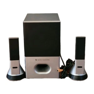 Sistema de audio alimentado Altec Lansing VS4221 sistema estéreo informático 2.1 - usado 15 - Imagen 1 de 4