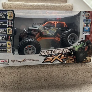 MAISTO Tech R/C Rock Crawler 3XL Radio Control Vehicle - Brand New - Picture 1 of 5
