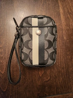 Porta-moedas Coach Tartan Signature vertical pulseira - Imagem 1 de 4