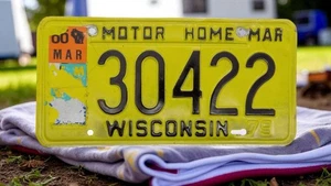1979 Wisconsin Motorhome License Plate Tag # 30422 Trailer Park Camping GUC - Picture 1 of 1