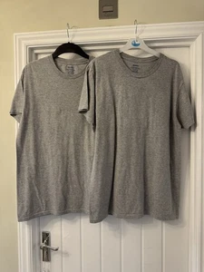 New Gildan Men's 2 Pack Grey Round Neck Short Sleeved T-Shirts, UK Size Large - Picture 1 of 10