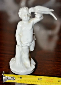 SELTENER CAPODIMONTE CHERUB / ENGEL mit Falken FIGUR - Bild 1 von 6