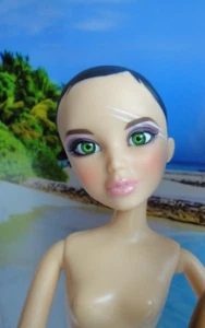 KATIE LIV TWIST & DANCE DOLL Fixed Knees Moving Torsos Acrylic Eyes Takes Wigs - Picture 1 of 8
