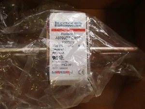FUSIBLE SEMICONDUCTOR PROTISTOR FERRAZ SHAWMUT 800A A070UD33LI800 - Imagen 1 de 4