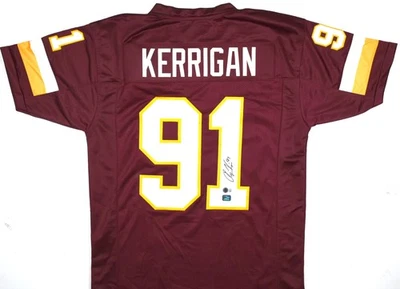 Camiseta estilo profissional marrom autografada Ryan Kerrigan - Beckett com holograma *Preta - Imagem 1 de 3