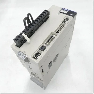 Yaskawa SGD7S-5R5A20A Servo Pack AC200V 0.75kW Operation confirmed  - Image 1 of 2