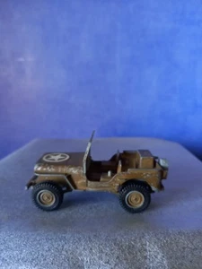 DINKY TOYS # 615 US ARMY JEEP BATTLE LINES MILITARY DIECAST MODEL 1970S PLAYWORN - Picture 1 of 5