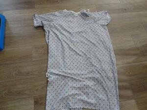 NWT Lot of 4 Utopia Care Adult Unisex Hospital Patient Gowns Back Ties One Size - Picture 1 of 9