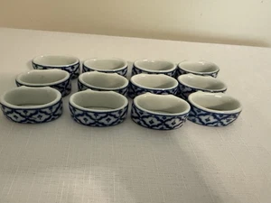 Hand Crafted In Thailand 12 Piece Blue & White Napkin Rings - Picture 1 of 3