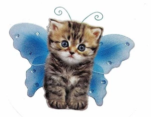 Munchkin braun grau Kätzchen Katze mit blauen Flügeln Aufkleber-Flügel von Keith Kimberlin - Bild 1 von 2