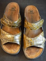 mobils ergonomic sandals