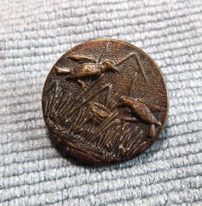 Vintage Antique Metal Picture Button BIRDS BUILDING NEST - Picture 1 of 4