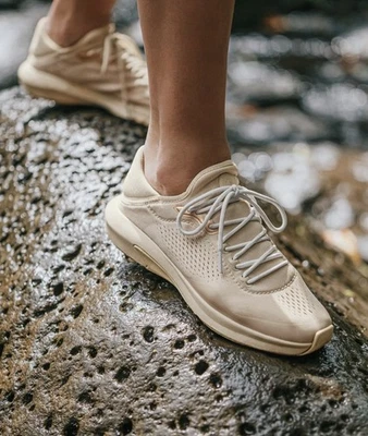 Zapatillas deportivas para correr OluKai Kaholo para mujer blancas de malla con cordones zapatos cómodos 7 Foto 1 de 4