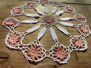 Centrino all'uncinetto 3 - Foto 1 di 18