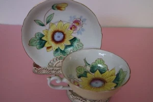 Vintage Diamond Japan made Painted Flower Teacup & Saucer Set Gold Trim - Picture 1 of 3