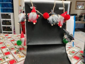 Noelta Inc Wichtel + Bommel rot & grün Weihnachten Urlaub Girlande 42" lang - Bild 1 von 5