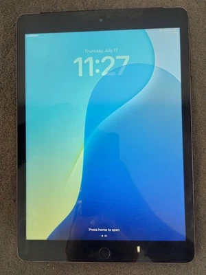 Apple iPad 9th Gen 64GB, Wi-Fi + 4G (Unlocked), 10.2 in iOS 18 - Space Grey - Image 1 of 4
