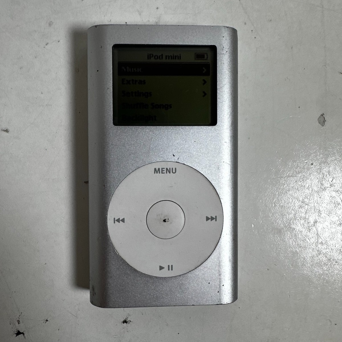 Pod Mini初代 662px-Mini_iPod.svg.png