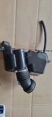 96-2000 Toyota 4 Runner, Air Cleaner Box Assy 3.4L, V6,  w/Hose-Resonator Oem  - Image 1 of 4