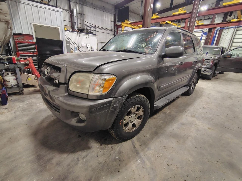 01 - 07 TOYOTA SEQUOIA Coolant Resivor E848962 - Image 1 of 4