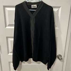 Breiter München 100% Schurwolle schwarz V-Ausschnitt Pullover mit Zopfmuster Gr. Large (L5) - Bild 1 von 8