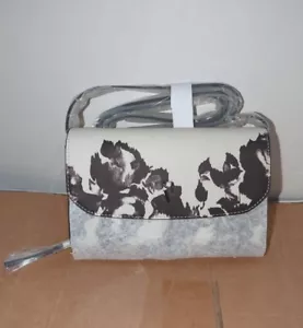 Simply Vera Vera Wang Signature Mini Crossbody Black and White Floral Bag (New) - Picture 1 of 5