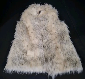 Rachel Zoe Women's Faux Fur Vest Size MEDIUM - Picture 1 of 11