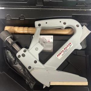 Porta-Nailer Modell 402 Hammerkopf Holzboden Nr.402018701 mit Koffer & Hammer - Bild 1 von 3