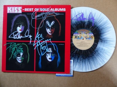 KISS signed Autogramm signiert "THE BEST OF SOLO ALBUMS" Vinyl Schallplatte ACOA - Bild 1 von 4