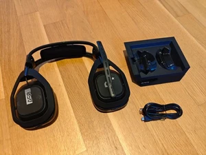 ASTRO A50 Gen 4 Wireless Gaming- Headset PC/PS4/5  +++ GEBRAUCHT / TECHNISCH OK - Bild 1 von 16