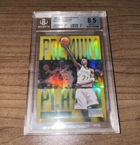 1997-98 Skybox Premium Player #8 Kevin Garnett Timberwolves BGS 8.5 NM-MT+ - Picture 1 of 7