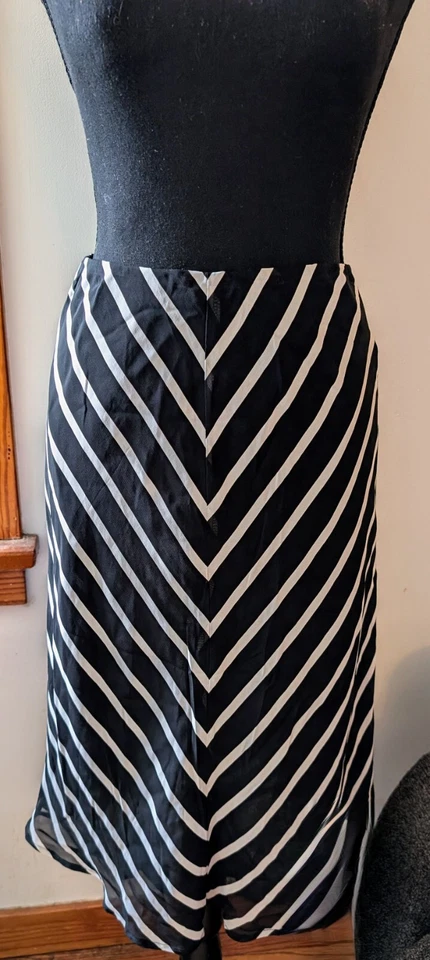 复古 Harold's 黑色白色雪佛龙条纹图案长裙,尺寸 M  — 第 1/4 张图片