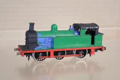 HORNBY DUBLO 2207 2 RAIL BR 0-6-0 CLASS R1 TANK LOCOMOTIVE 31340 2om - Image 1 of 4
