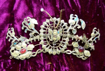 Vintage Chinese tiara style ornament gilded copper with inlay kingfisher remnant - Image 1 of 4