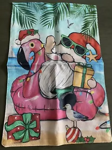 WEIHNACHTEN GARTEN FLAGGE LEINEN 12"X18" TROPISCH "WEIHNACHTSMANN AUF FLAMINGO SCHWIMMEND" - Bild 1 von 1