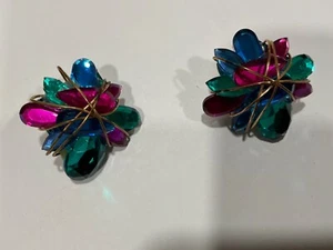 vintage acrylic clip on earrings 2 inches - Picture 1 of 3