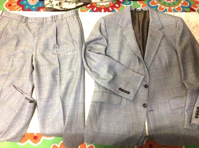 Men's Sz 44R 34W Botany 500 Gray Blue Check 2 Pc Suit Jacket Pant Vintage Poly - Image 1 of 4