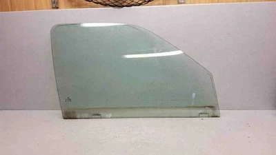 Luneta puerta delantera derecha VW GOLF III 1H1 1.90 diésel 66kw 1995 32535314 - Imagen 1 de 2