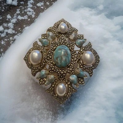 Sarah Coventry 1968 FAUX TURQUOISE PEARL Cabochon REMEMBRANCE Pendant BroochDX29 - Imagem 1 de 4