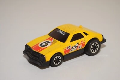 COCHE DEPORTIVO DE ACCIÓN A40 TONKA HOJALATA CHAPA HURST AMARILLO EXCELENTE ESTADO Foto 1 de 4