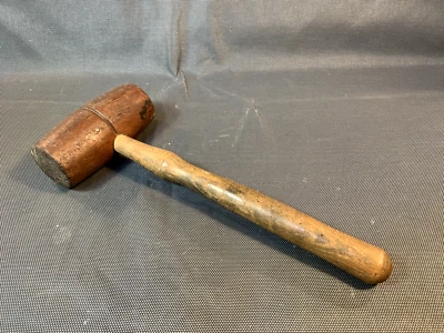 Ancien marteau en bois de type commissaire priseur maillet déco brocante - Photo 1/4