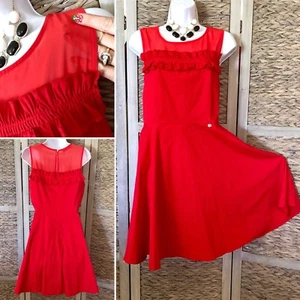Neu mit Etikett Rinascimento Illusion Fit & Flare rot Rüsche Kleid Schlüsselloch Stretch M/L Italien - Bild 1 von 12