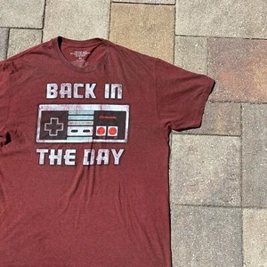 NES Nintendo Entertainment System Camiseta Roja Controlador en el Día Talla XL - Imagen 1 de 9