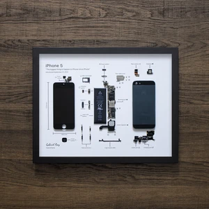 iPhone 5 disassembled in a Frame - Bild 1 von 6