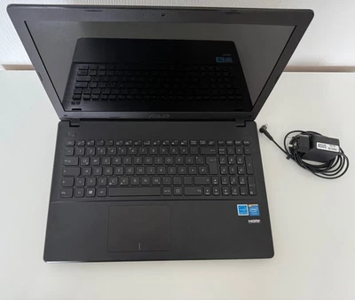 ASUS F551M 15,6" Notebook Laptop mit Windows 10 - Bild 1 von 4