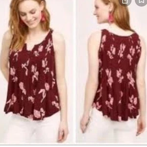 Anthropologie Maeve burgunderrot Blumen Swing Bluse Damen 8 ärmellos Boho Beachy - Bild 1 von 7