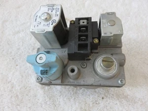 Carrier Furnace Gas Valve Part# EF32CW191A White Rodgers # 36E98-202 - Picture 1 of 2